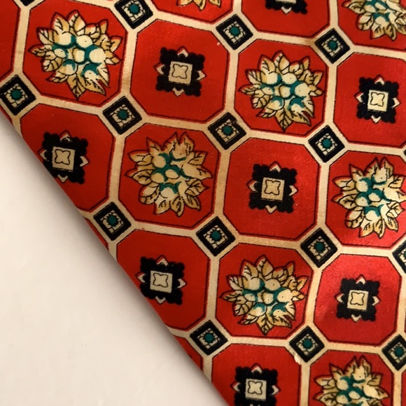 4 Men’s Ties Bundle 1 is Versace - Picture 14 of 14